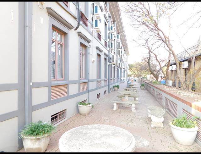 300M² OFFICE TO LET IN FERNDALE